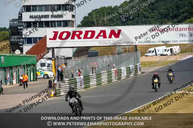 Vintage motorcycle club;eventdigitalimages;mallory park;mallory park trackday photographs;no limits trackdays;peter wileman photography;trackday digital images;trackday photos;vmcc festival 1000 bikes photographs